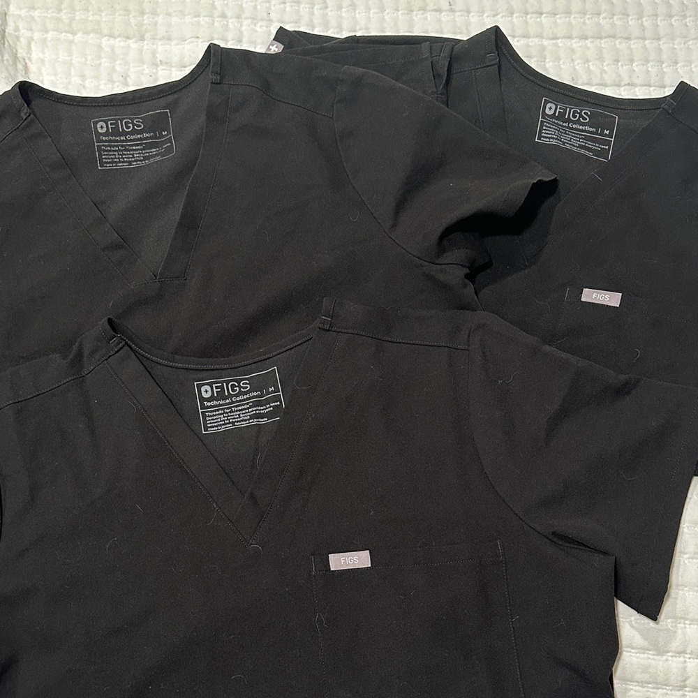 FIGS women Black top bundle